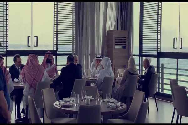 ضیافت وزیر خارجه آمریکا با ولیعهد سعودی+عکس