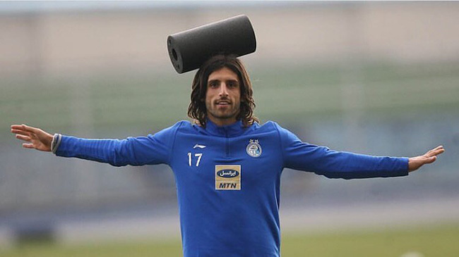 بمب آبی&zwnj;ها در اردوی قرمزها!