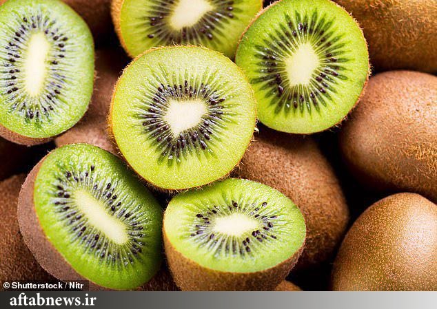 با این میوهها، موهای خود را تقویت کنید با این میوهها، موهای خود را تقویت کنید