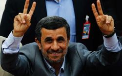 رسانه آمریکایی: ایرانیان ترامپ را احمدی‌نژاد آمریکا می‌دانند| احمدی‌نژاد: موهای من و ترامپ رنگ‌های متفاوتی دارند و من ثروتمند نیستم| میراث اقتصادی‌‌ام برای مردم خوشایند بود| من یهودستیز نیستم تنها منتقد سیاست‌های اسرائیل هستم