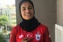 دختر فوتبالیست ۱۸ ساله ایران لژیونر شد+عکس