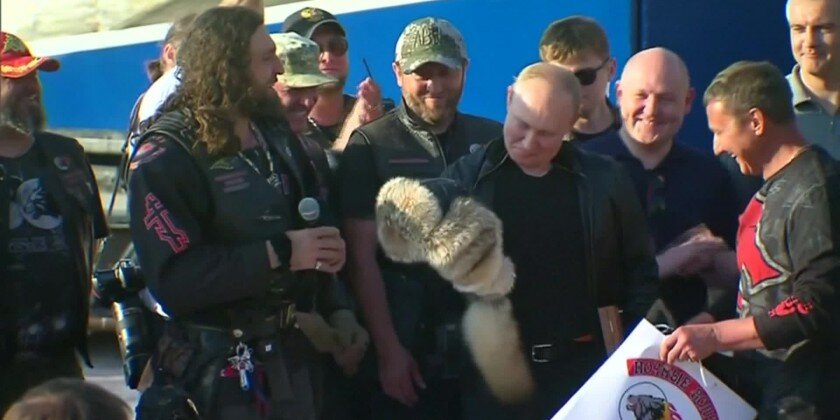 تصاویر منتشر شده از پوتین، خشم اوکراینی ها را برانگیخت/عکس تصاویر منتشر شده از پوتین، خشم اوکراینی ها را برانگیخت/عکس