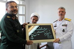 فرمانده نیروی دریایی ارتش با سردار سلیمانی دیدار کرد