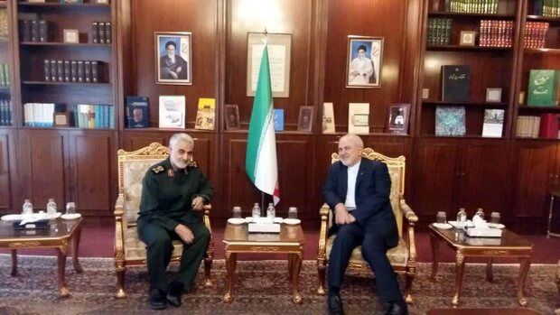 ظریف: به عربستان گفتم اگر من ماله‌کش اعظم هستم با سردارسلیمانی مذاکره کنید| احتمال پیروزی مجدد ترامپ را بالا می‌دانم