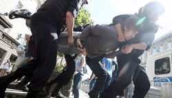 بازداشت بیش از ۱۰۰۰ معترض در روسیه