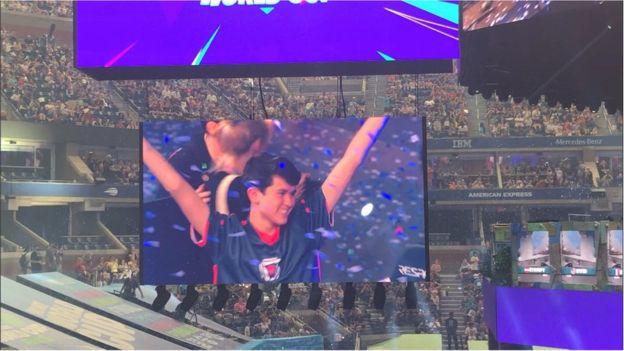 نوجوان آمریکایی جایزه سه میلیون دلاری بازی فورتنایت را برد نوجوان آمریکایی جایزه سه میلیون دلاری بازی فورتنایت را برد