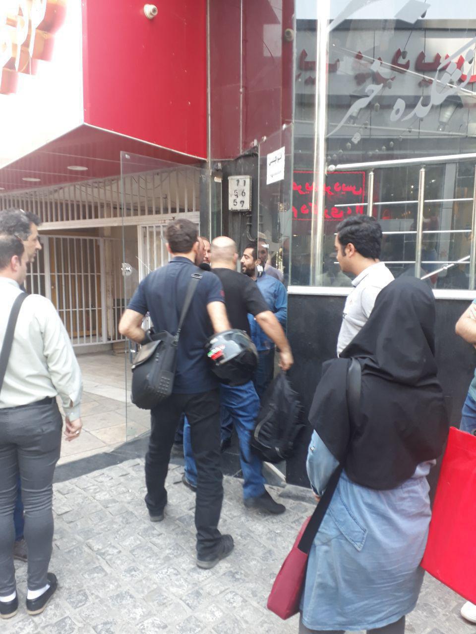 ماجرای پلمب دانشکده خبر تهران چه بود؟+عکس ماجرای پلمب دانشکده خبر تهران چه بود؟+عکس