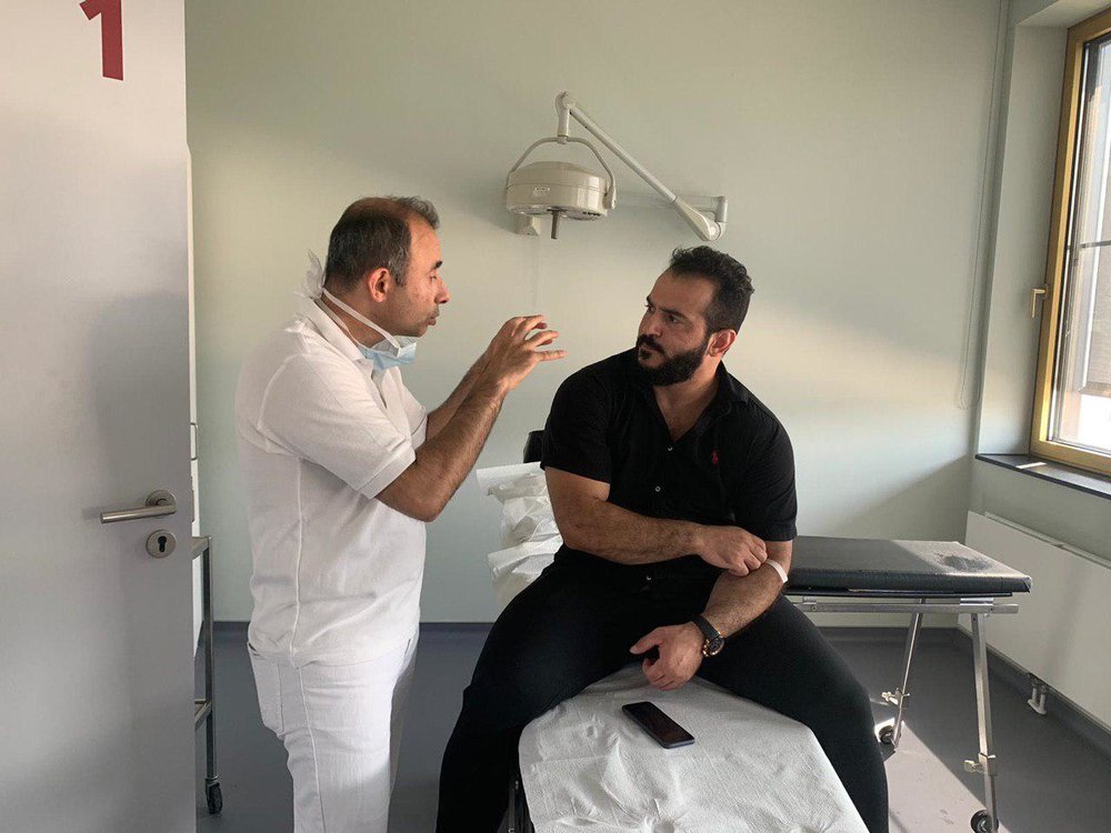 آغاز مراحل درمانی سهراب مرادی در آلمان/عکس