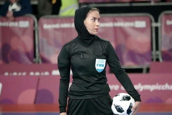 ۱۰ نکته درباره گلاره ناظمی، داور زن فوتسال+عکس