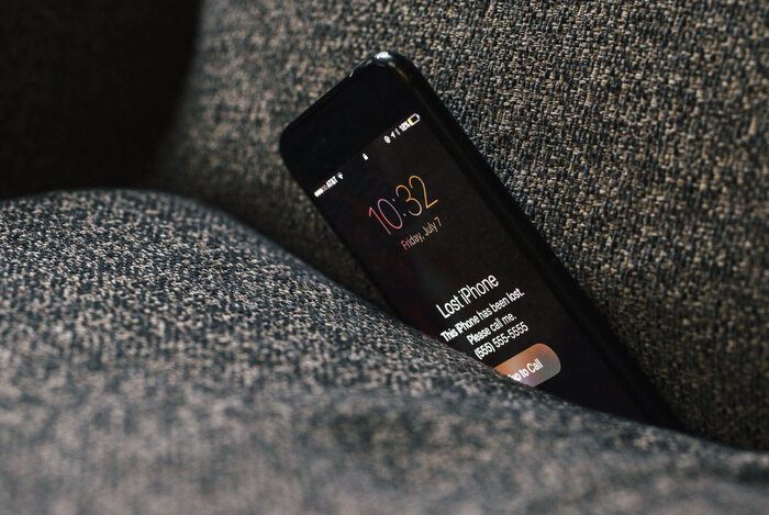 تلفن همراه را در سفر گم کردید؟ این کارها را انجام دهید تلفن همراه را در سفر گم کردید؟ این کارها را انجام دهید