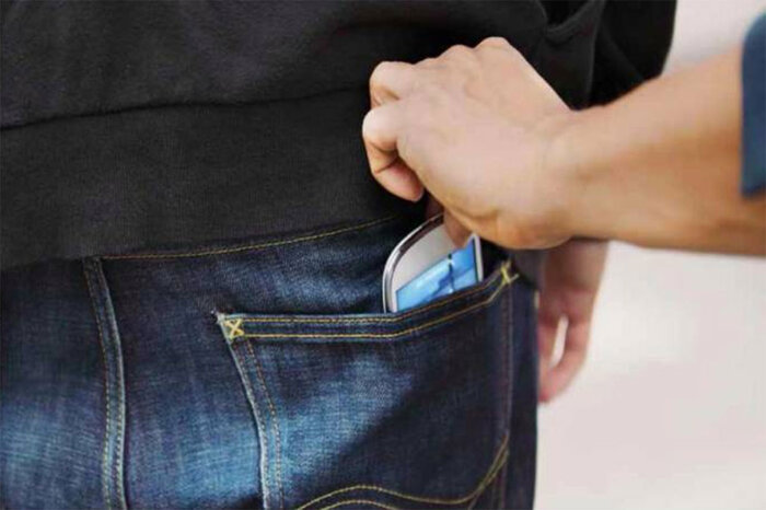 تلفن همراه را در سفر گم کردید؟ این کارها را انجام دهید تلفن همراه را در سفر گم کردید؟ این کارها را انجام دهید