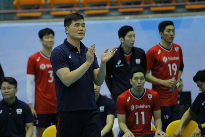 سرمربی کره‌جنوبی: به خاطر داخل میدان شرمسارم/ والیبال ایران قدرتمندترین تیم آسیاست