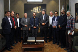 شهردار تهران خطاب به حسین علیزاده: خوشحالم که هنوز در این شهر زندگی می‌کنید