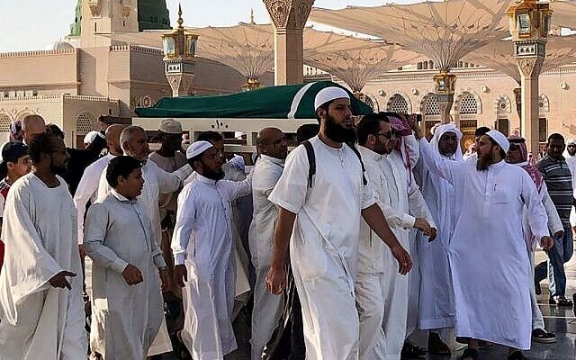 سعودی ها دیکتاتور تونس را در قبرستان بقیع دفن کردند/عکس سعودی ها دیکتاتور تونس را در قبرستان بقیع دفن کردند/عکس