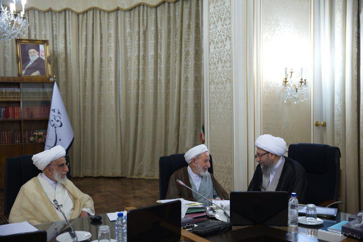 آشتی آیت الله یزدی و آیت الله آملی لاریجانی+عکس