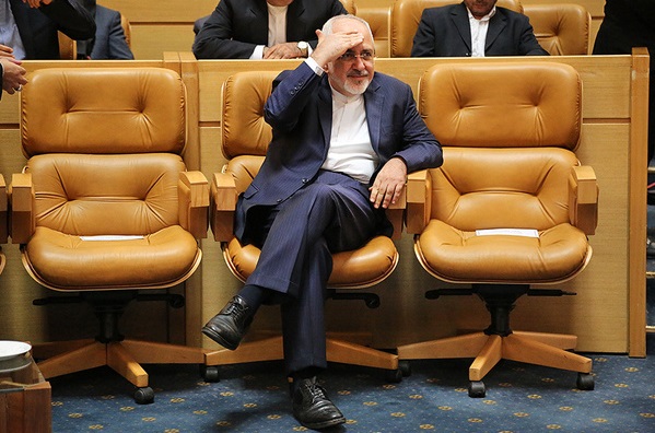 دیپلماسی پساتحریمی ظریف/ مردی که ابهت تحریمهای ابرقدرت را زیر سوال برد/ دیپلماسی فعال ایران ادامه دارد دیپلماسی پساتحریمی ظریف/ مردی که ابهت تحریمهای ابرقدرت را زیر سوال برد/ دیپلماسی فعال ایران ادامه دارد