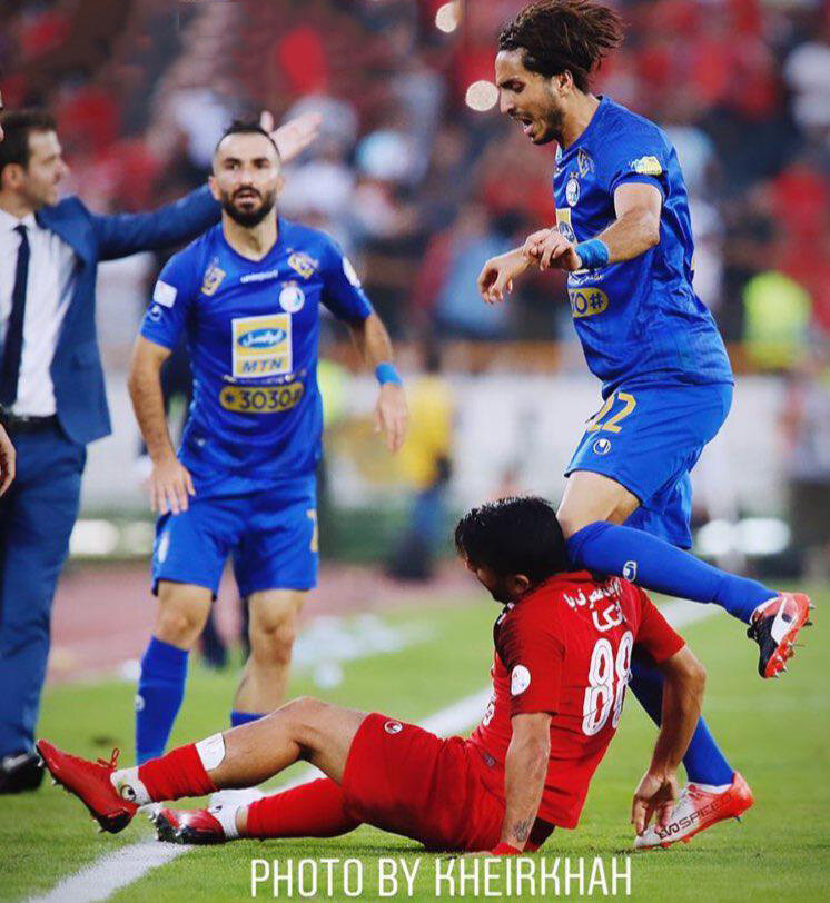 بلایی که سیاوش یزدانی سر سیامک نعمتی آورد و باعث جنجال شد/عکس بلایی که سیاوش یزدانی سر سیامک نعمتی آورد و باعث جنجال شد/عکس