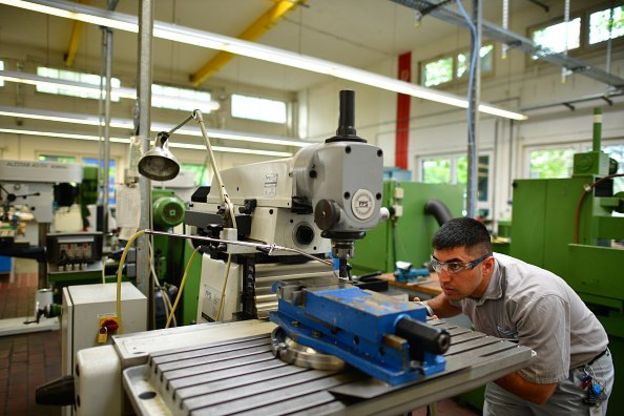 بازار کار آلمان نیازمند نیروی کار مهاجران در کدام رشتههاست؟/ قوانیت و شروط ورود به بازار کار آلمان بازار کار آلمان نیازمند نیروی کار مهاجران در کدام رشتههاست؟/ قوانیت و شروط ورود به بازار کار آلمان