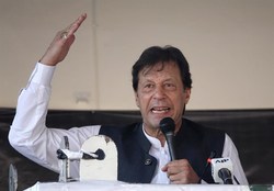 عمران خان: انگلیسی‌ها با دسیسه بسیار نظام آموزشی پاکستان را نابود کردند