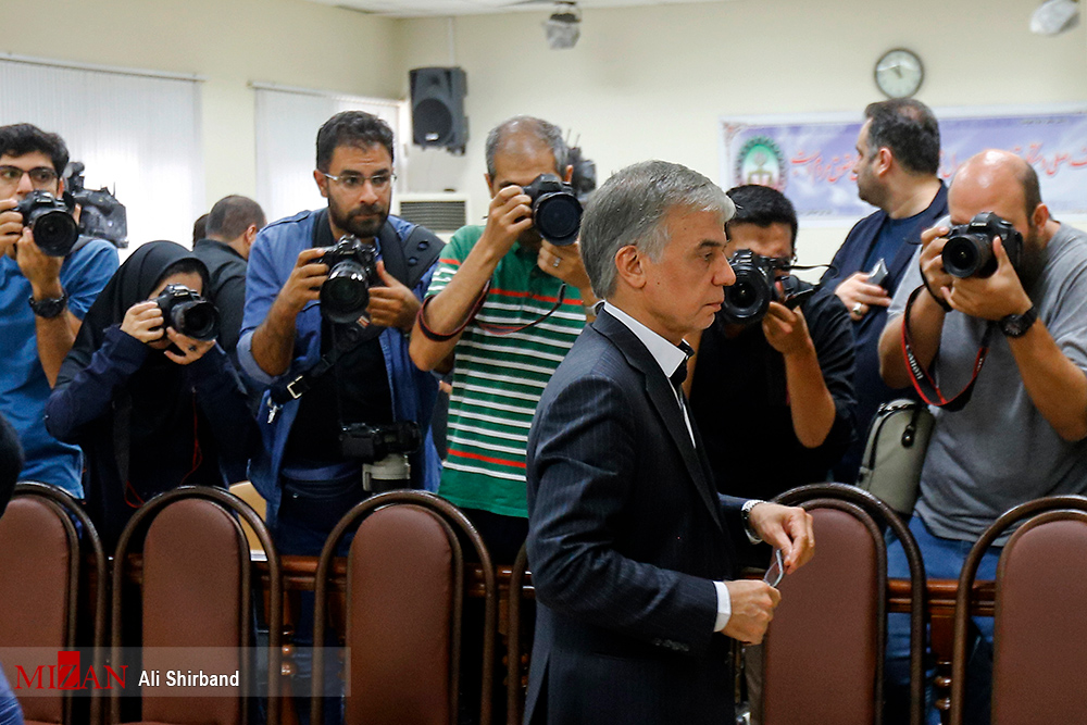 متهم ۴۰۰۰ میلیاردی بازار قطعات خودرو را بشناسید| جزئیات عجیب از پرونده  متهم ۴۰۰۰ میلیاردی بازار قطعات خودرو را بشناسید| جزئیات عجیب از پرونده