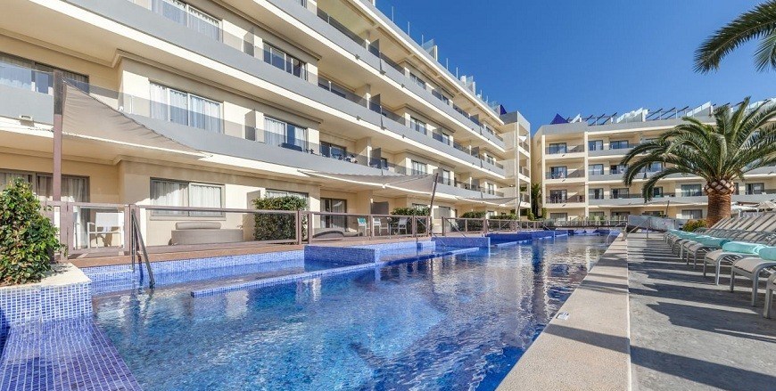 اتفاقی عجیب در قلب اروپا: مردان اجازه‌ی ورود به این منطقه‌ی لوکس را ندارند! +تصاویر