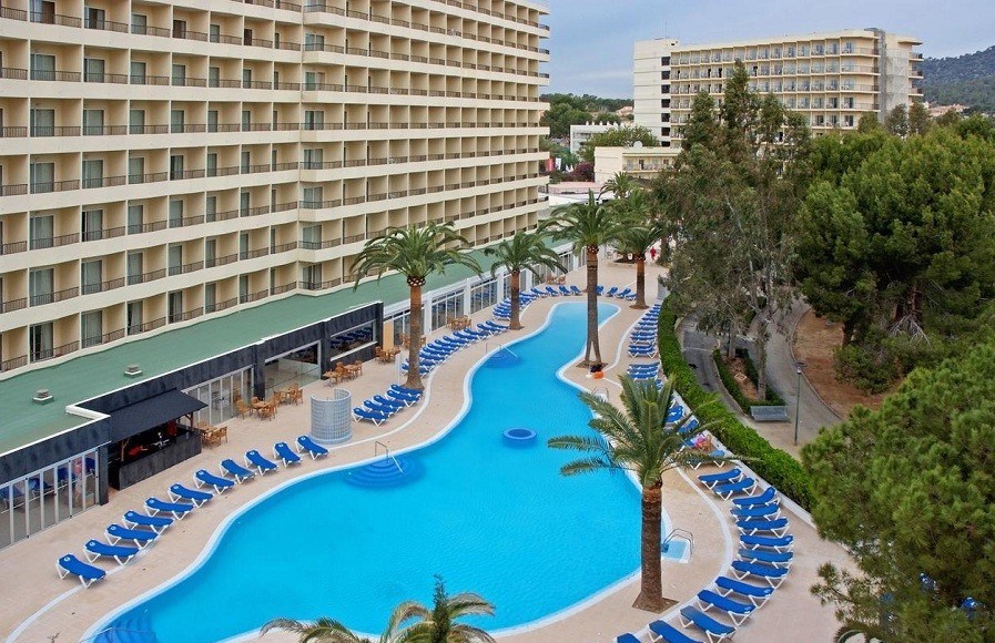 اتفاقی عجیب در قلب اروپا: مردان اجازه‌ی ورود به این منطقه‌ی لوکس را ندارند! +تصاویر