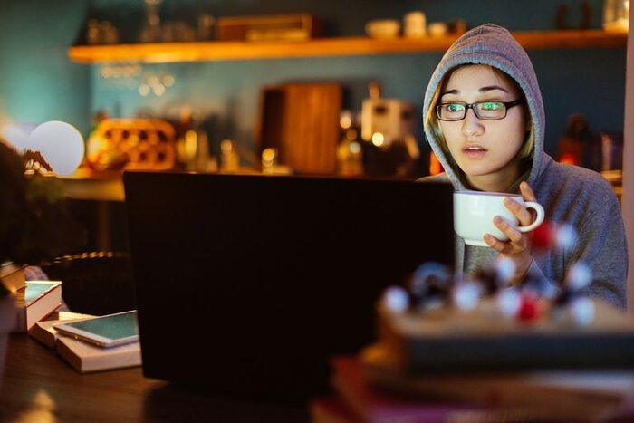 ۵ نکته درباره اثرات عجیبی که فیلم دیدن روی ذهن و بدن ما میگذارد ۵ نکته درباره اثرات عجیبی که فیلم دیدن روی ذهن و بدن ما میگذارد