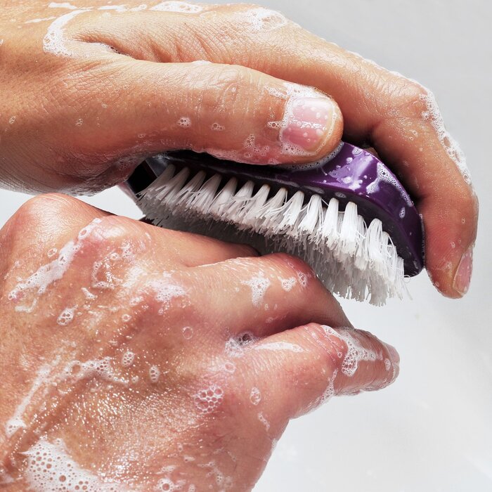 ۱۰ نشانه وسواس نظافت و تمیزی را بشناسید ۱۰ نشانه وسواس نظافت و تمیزی را بشناسید