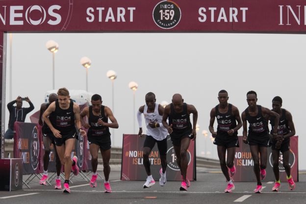 رکوردشکنی الیود کیپچوگه؛ نخستین فردی که دوی ماراتن را در کمتر از 2 ساعت دوید+تصاویر رکوردشکنی الیود کیپچوگه؛ نخستین فردی که دوی ماراتن را در کمتر از 2 ساعت دوید+تصاویر