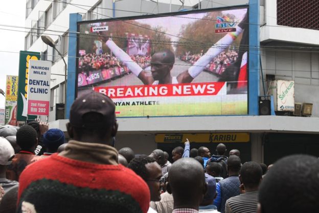 رکوردشکنی الیود کیپچوگه؛ نخستین فردی که دوی ماراتن را در کمتر از 2 ساعت دوید+تصاویر رکوردشکنی الیود کیپچوگه؛ نخستین فردی که دوی ماراتن را در کمتر از 2 ساعت دوید+تصاویر