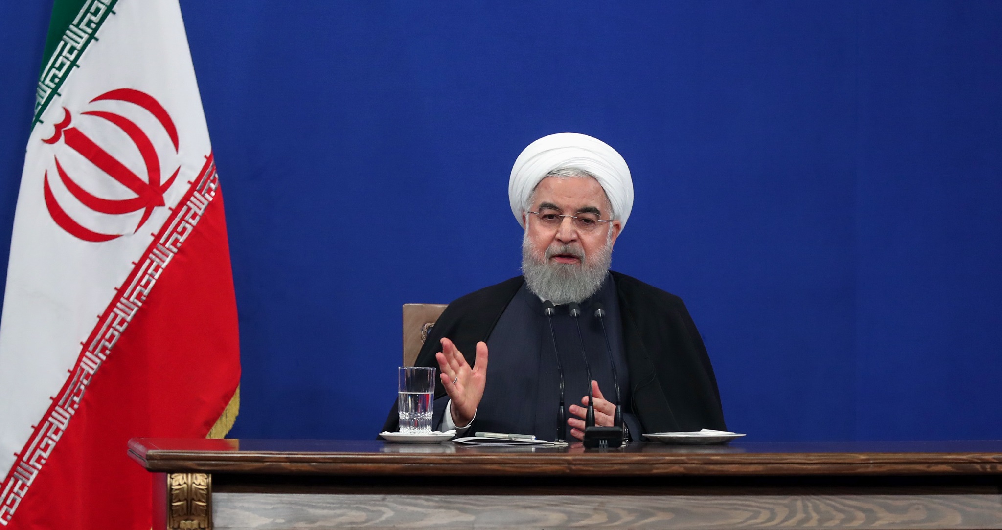 روحانی: هر وقت آمریکا تحریم‌ها را لغو کرد، مذاکره می‌کنیم| از شرایط بحرانی عبور کرده‌ایم| تورم از ۵۲ به ۳۴ درصد رسیده| رکورد اشتغال در تابستان امسال| نمی‌خواهیم قیمت سوخت را بالا ببریم