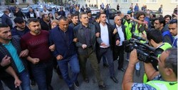 آذربایجان، معترضان و رهبر یکی از احزاب مخالف دولت را دستگیر کرد