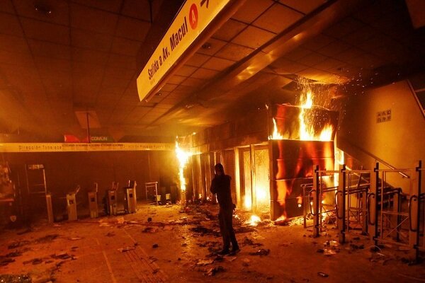 حمله به ۱۶۴ ایستگاه مترو در پایتخت شیلی