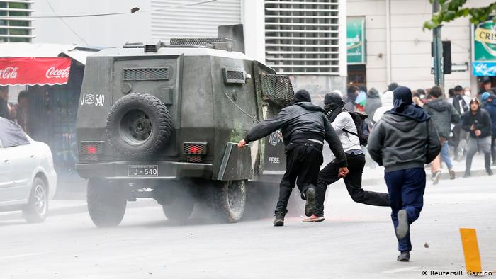 اعتراض‌های خشونت‌بار در پایتخت شیلی/ 3 نفر کشته شدند+عکس