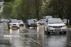 آخرین وضعیت جوی و ترافیکی جاده‌های کشور/بارش باران در معابر تهران