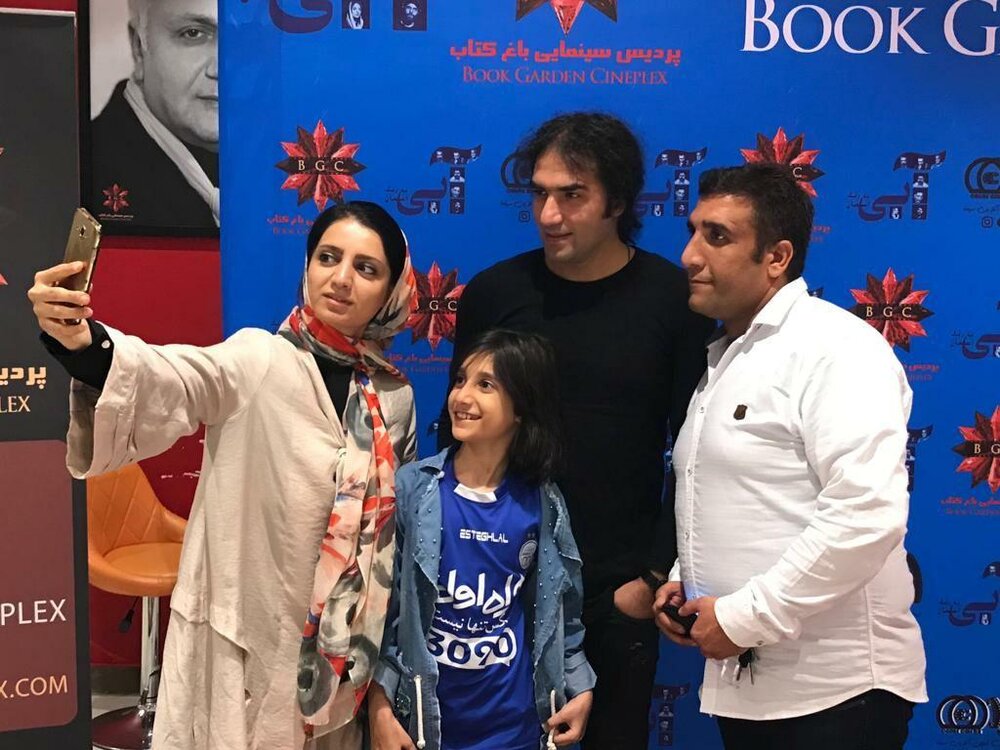 اکران «آبی به رنگ آسمان» با حضور بازیکنان استقلال+ تصاویر