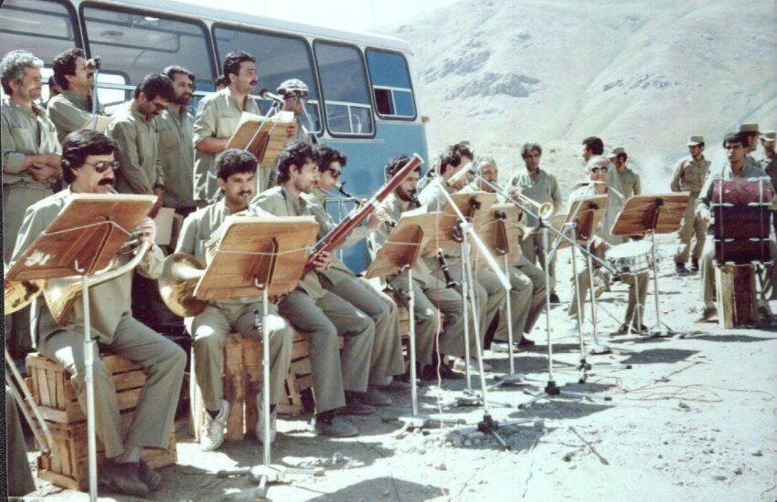 تصاویر| وقتی اعضای ارکستر سمفونیک تهران به جبهه رفتند تصاویر| وقتی اعضای ارکستر سمفونیک تهران به جبهه رفتند