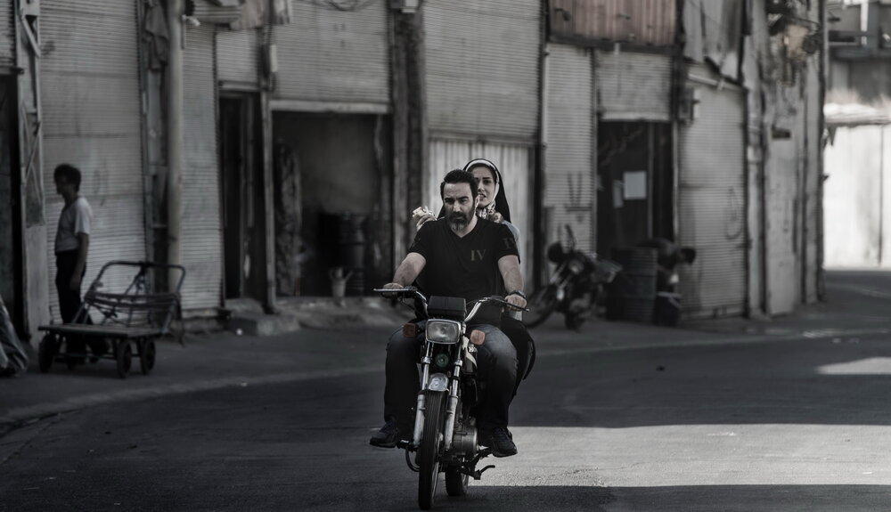 موتورسواری محسن تنابنده و پریناز ایزدیار+عکس
