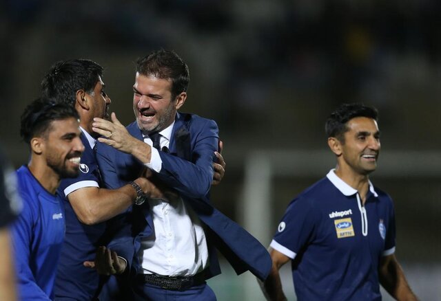 استراماچونی اسیر خوشحالی معروف غلامپور شد/ سرمربی ایتالیایی محبوب سکوهای آبی+عکس استراماچونی اسیر خوشحالی معروف غلامپور شد/ سرمربی ایتالیایی محبوب سکوهای آبی+عکس