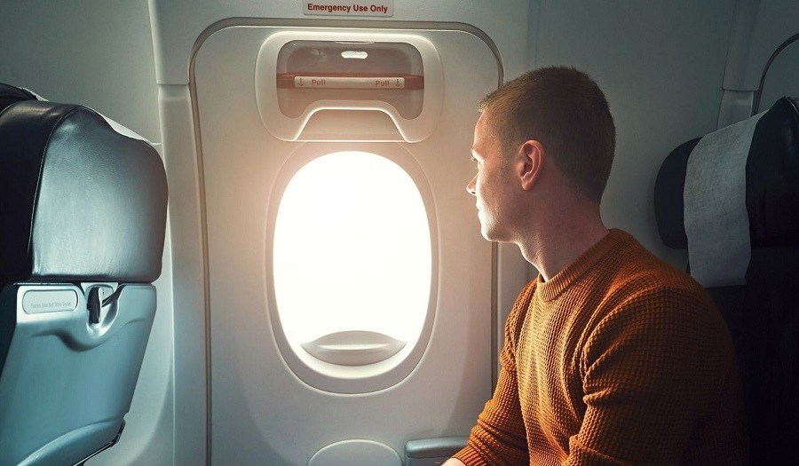 حادثهی عجیب دیگری در هواپیما: زنی درب خروج اضطراری هواپیما را باز کرد! +تصاویر حادثهی عجیب دیگری در هواپیما: زنی درب خروج اضطراری هواپیما را باز کرد! +تصاویر