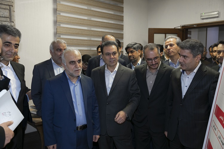 وزیر اقتصاد: بانک ملت همیشه در حوزه ریسک، پیشتاز نظام بانکی کشور بوده است وزیر اقتصاد: بانک ملت همیشه در حوزه ریسک، پیشتاز نظام بانکی کشور بوده است