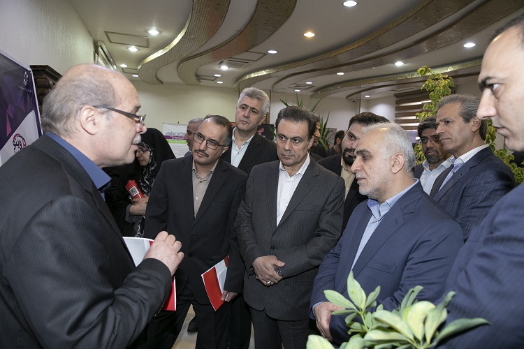 وزیر اقتصاد: بانک ملت همیشه در حوزه ریسک، پیشتاز نظام بانکی کشور بوده است وزیر اقتصاد: بانک ملت همیشه در حوزه ریسک، پیشتاز نظام بانکی کشور بوده است