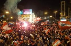 تظاهر کنندگان لبنانی بازهم پل رینگ را بستند؛ مدارس تعطیل است؟