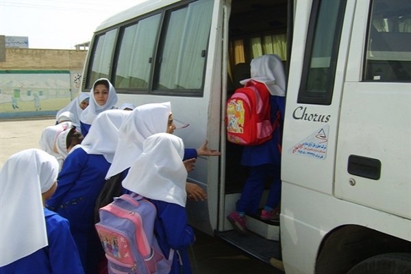 ماجرای ورود مینی‌بوس به مدرسه دخترانه و مصدوم شدن ۵ دانش‌آموز