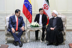 روحانی در دیدار مادورو: مقاومت ملت‌های ایران و ونزوئلا و به شکست کشاندن توطئه‌های آمریکا تحسین برانگیز است