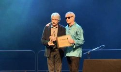 کیهان کلهر جایزه مرد سال موسیقی جهان را دریافت کرد