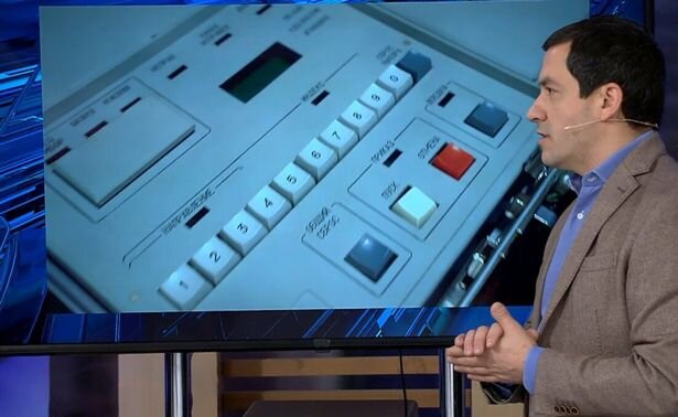 کیف سرّی پوتین میتواند قیامت هستهای به پا کند/عکس کیف سرّی پوتین میتواند قیامت هستهای به پا کند/عکس