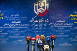 این کاندیداهای مجلس، احمدی نژادی یا عضو جبهه پایداری هستند/کدام نامزدها گزینه اعتدالگرایان هستند؟ +جدول