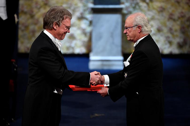 ادامه اعتراض‌ها به پیتر هاندکه نویسنده اتریشی؛ جوایز نوبل ۲۰۱۹ اهدا شد