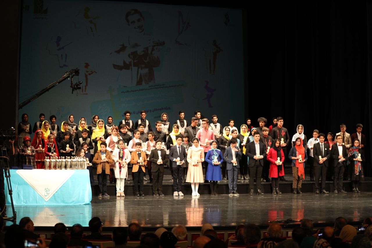 سمفونی آذرگون در اقاقی نواهای خرم